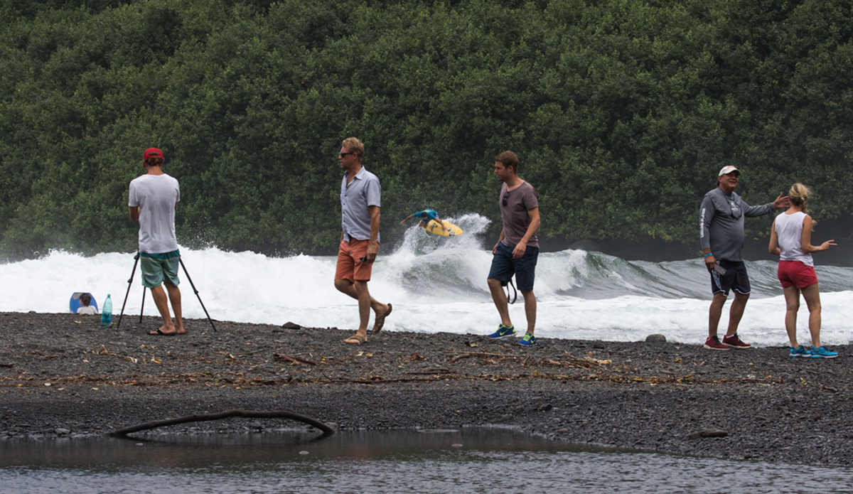 It was a crowded day, Billy snuck through the bystanders on this one. Photo: <a href=\"https://www.nickricca.com\">Nick Ricca</a>