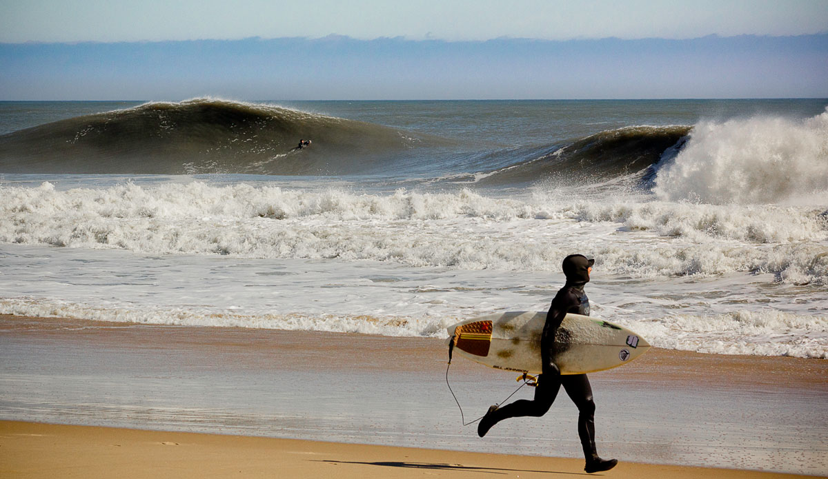Bryton Adkins looking back at Waldon Remington who wasted no time running back down the beach to get ready for another drift. Photo: <a href=\"https://instagram.com/nicktribuno\">Nick Tribuno</a>
