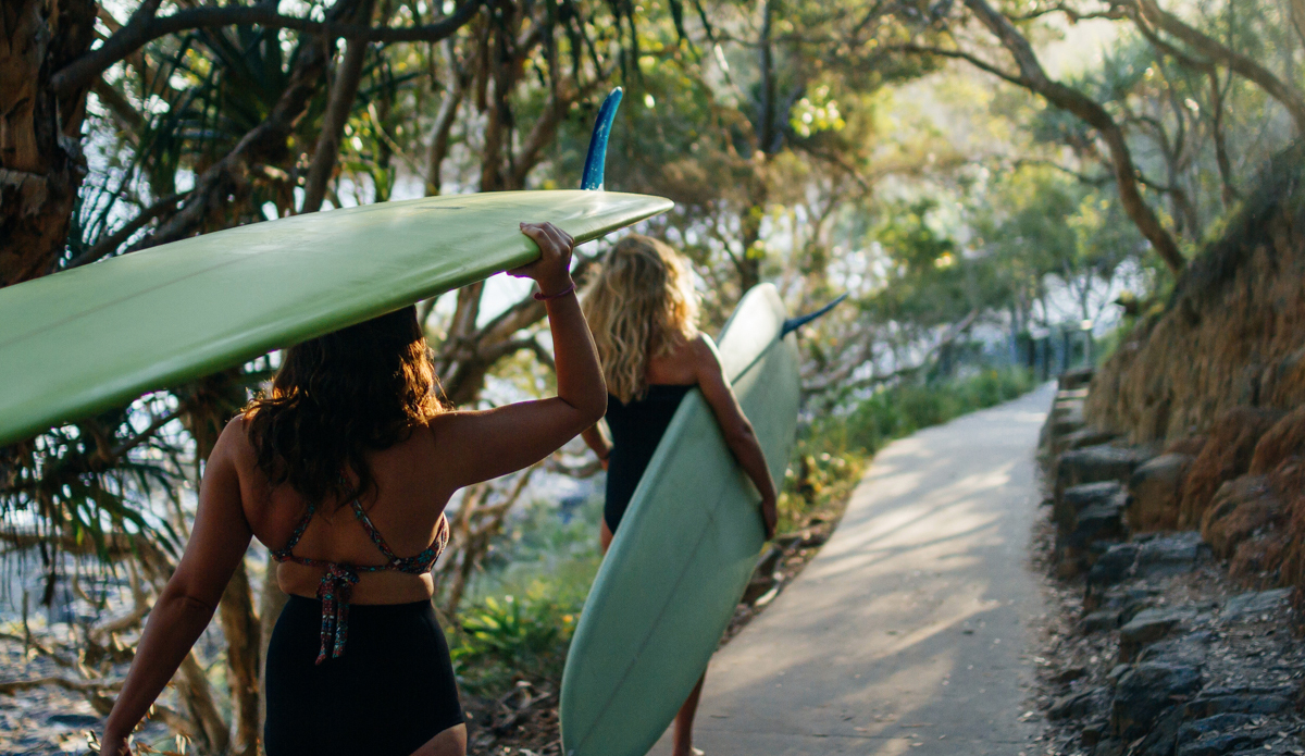 Gracie Davies (left) and Elsie Pea. Photo: <a href=\"https://www.robbiedark.com\">Robbie Dark</a>