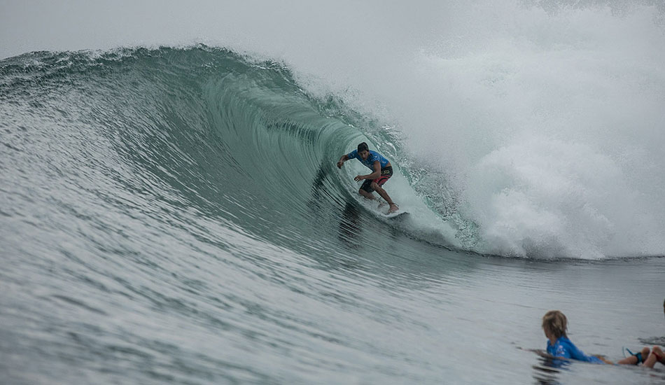Sponsor wildcard, Bruce Irons, comfortable in the barrel at Keramas. Photo: <a href= \"https://oakleyprobali.com/photos/\" target=_blank>Hennings</a>