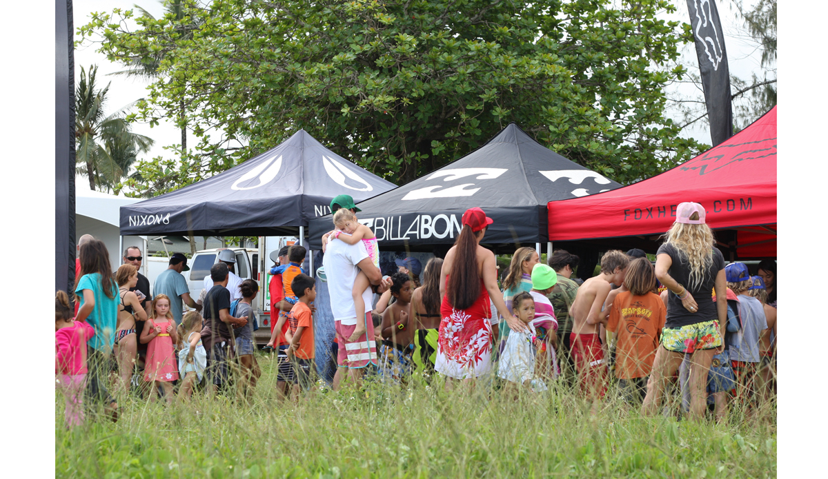 Just before lunch the sponsor booths were seeing thick lines of sugar fueled kids eager to swoop up as much goodies as possible. Photo: <a href=\"https://www.danegrady.com/\">Dane Grady</a>