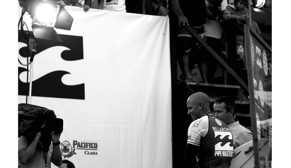 Kelly Slater under the lights. Photo: <a href=\"https://mattdunbar.com.au/\"> Matt Dunbar</a>