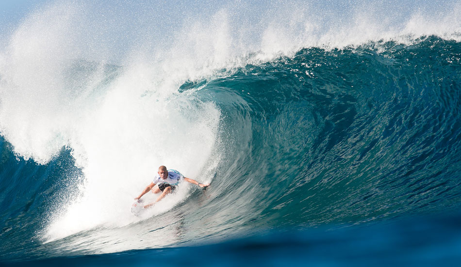 Mick Fanning sets up to defend his world title lead. Photo: ASP // Cestari