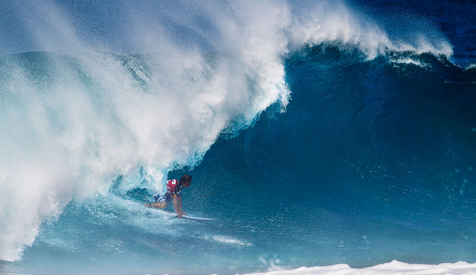 Yadin Nicol, mid-way through his perfect 10 at Pipe. Photo: ASP // Cestari