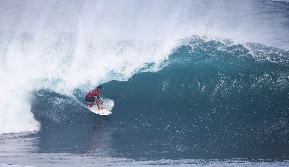 Gabriel Medina of Brasil (pictured) winning his Round 1 heat at the Billabong Pipe Masters at Pipeline, Oahu, Hawaii on Thursday December 10, 2015. 
Photo: <a href=\"https://www.worldsurfleague.com/\">WSL</a>/Masurel