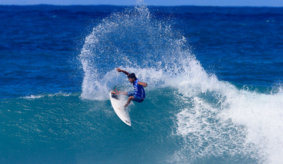 Conditions weren\'t great on day 1, but Josh Moniz did his best at Gums. Photo: Bielmann