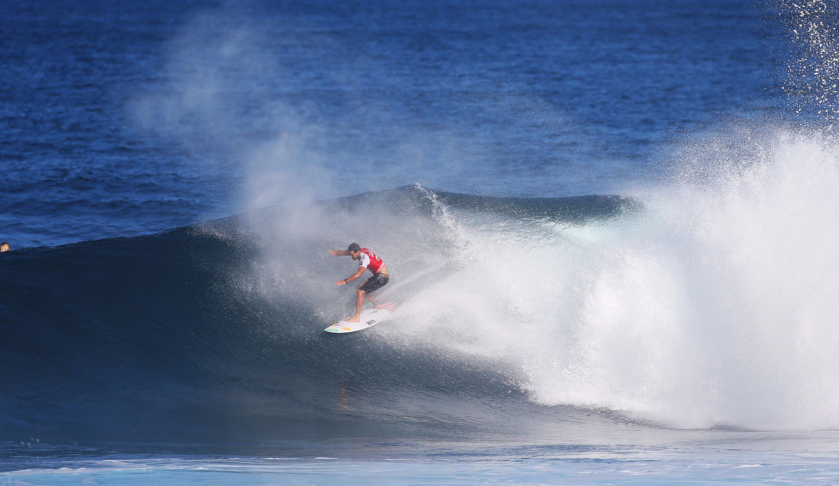  Adriano De Souza of Brasil winning his Round 2 heat at the Billabong Pipe Masters. Photo: <a href=\"https://www.worldsurfleague.com/\">WSL</a>/<a href=\"https://www.instagram.com/kc80/\">Cestari</a>