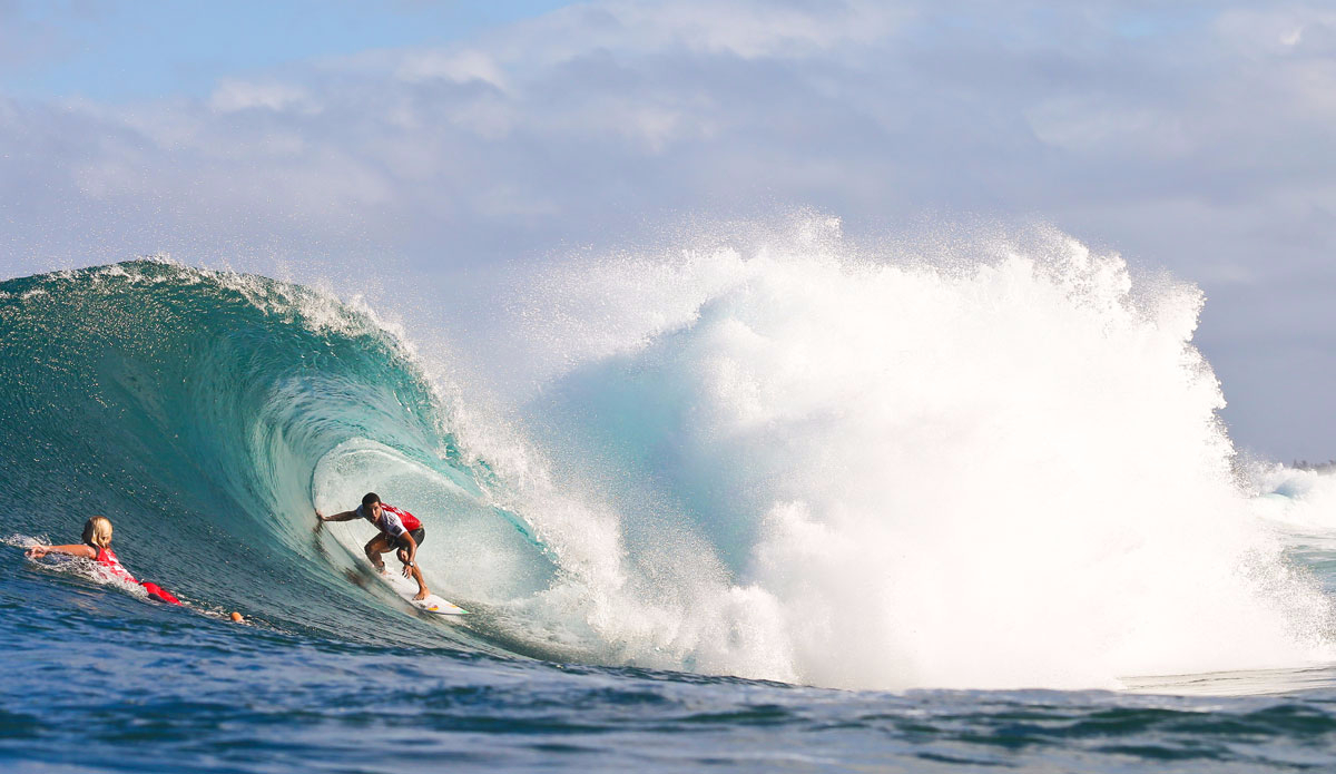 Adriano De Souza of Brasil (pictured) winning his Round 2 heat at the Billabong Pipe Masters at Pipeline. Photo: <a href=\"https://www.worldsurfleague.com/\">WSL</a>/Masurel