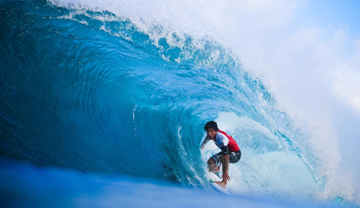 Filipe Toledo of Brasil (pictured) kept his title hopes alive winning his Round 2 heat to advance into Round 3 at the Billabong Pipe Masters. Photo: <a href=\"https://www.worldsurfleague.com/\">WSL</a>/Masurel