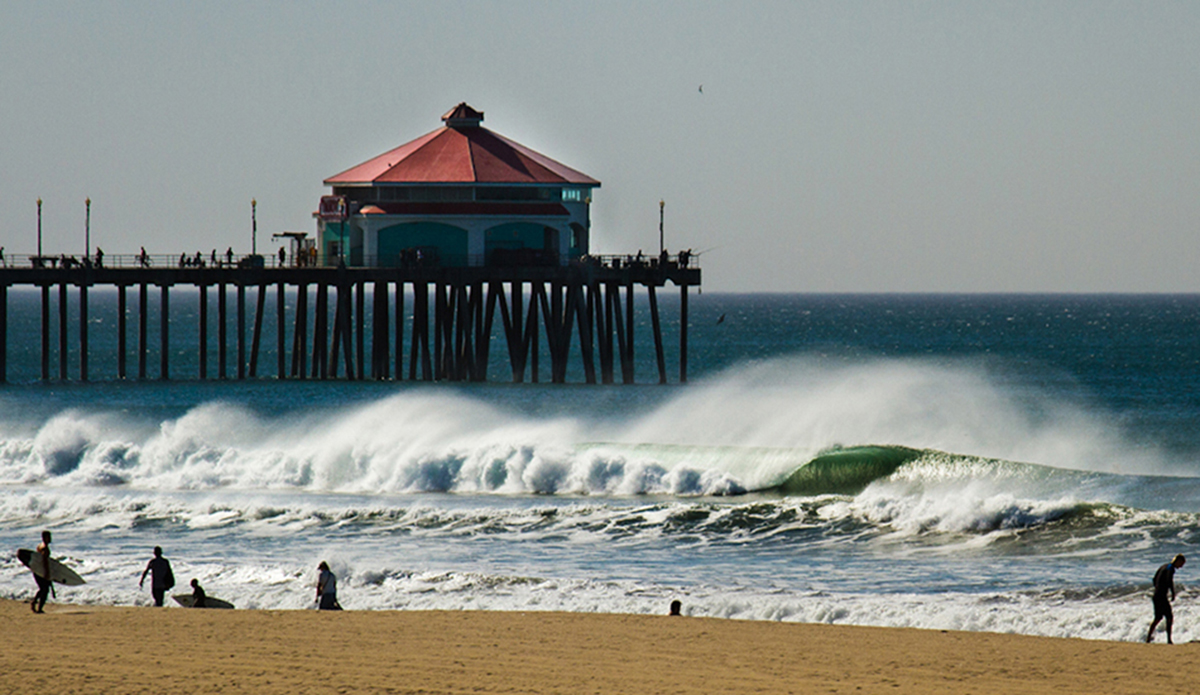Clean, perfect offshore Santa Ana winds. These are the days everyone lives for in Orange County. Photo: <a href=\"https://www.kevinjara.com/\">Kevin Jara</a>