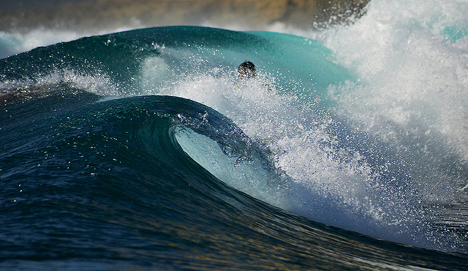 Wave. Photo: <a href=\"https://www.laure-helene-thibaud.com/\" target=_blank>Laure-Hélène Thibaud</a>.