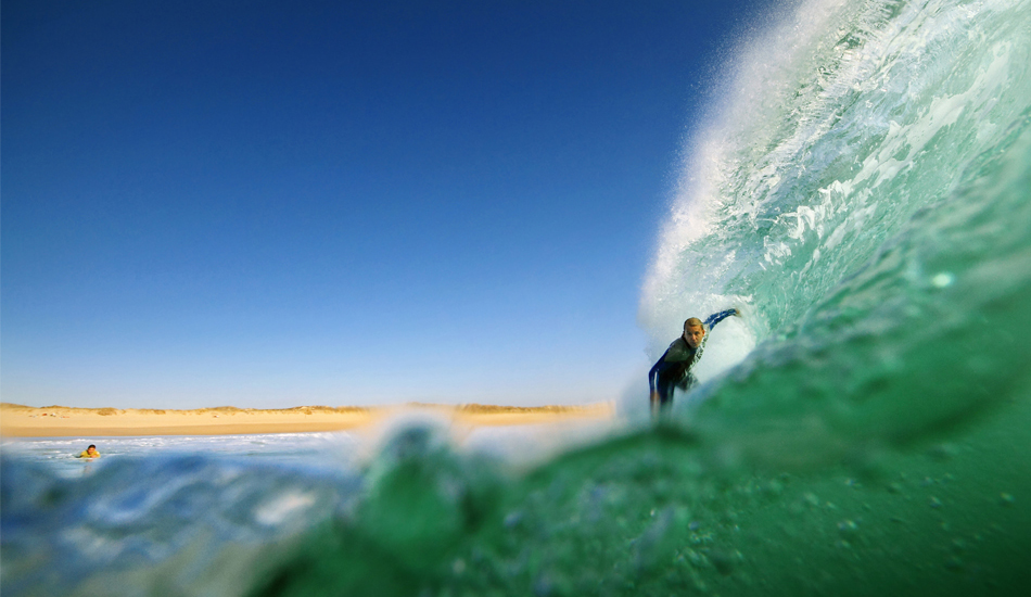 Steven Gallop, disfrutando de Supertubos.
Steven Gallop, enjoying Supertubos. Image: <a href=\"https://lucashoot.blogspot.com\">Tozzi</a></em></strong>