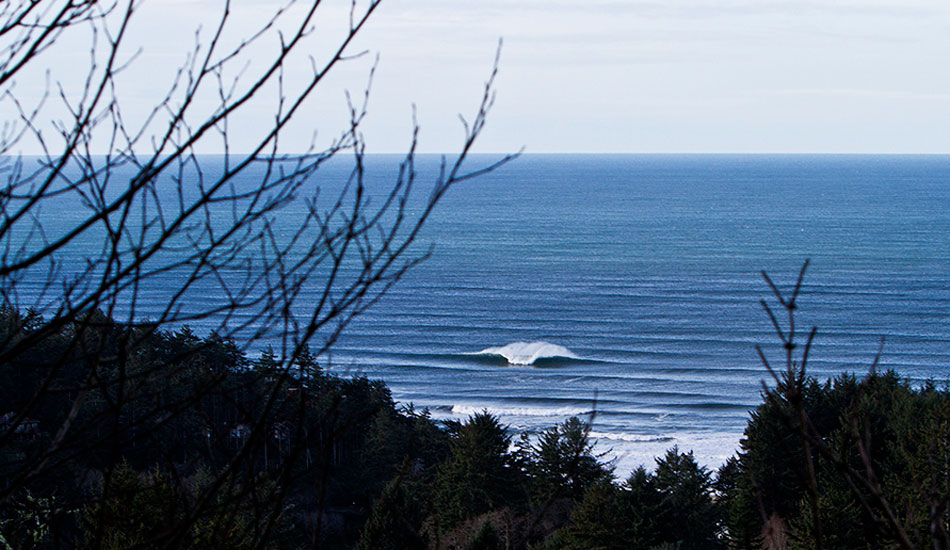 Beach break. Way up here, there is a ton of it and, generally speaking, it is usually the only option. On days like this, you could paddle out just about anywhere and find a peak doing it’s best Ocean Beach impression. And, like their distant cousin to the south, the paddle out and currents are quite daunting. Photo: <a href=\"https://markmcinnis.com/\">Mark McInnis</a>