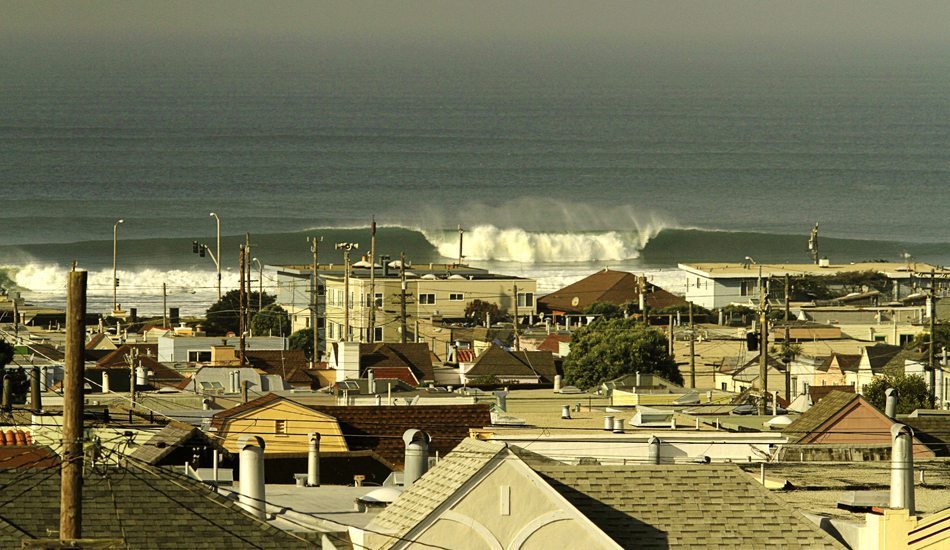 Classic Ocean Beach, nearly double overhead. Dec 9, 2011. Image: <a href=\"https://www.paulferraris.com/\" target=\"_blank\">Ferraris</a>