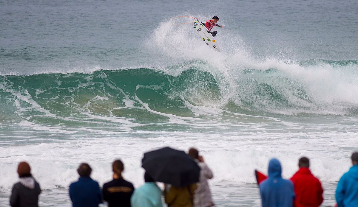 Filipe Toledo of Brasil (pictured) winning his Round 3 heat at the Moche Ripcurl Pro Portugal. Photo: <a href=\"https://www.worldsurfleague.com/\">WSL</a>/<a href=\"https://instagram.com/kirstinscholtz/\">Kirstin Scholtz</a>