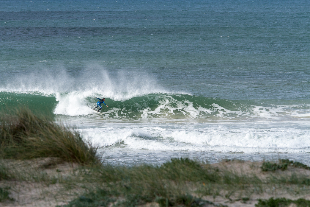 The lefts that were coming through were definitely the call. Photo: <a href=\"https://www.lukecamerondawson.com\">Luke Dawson</a>