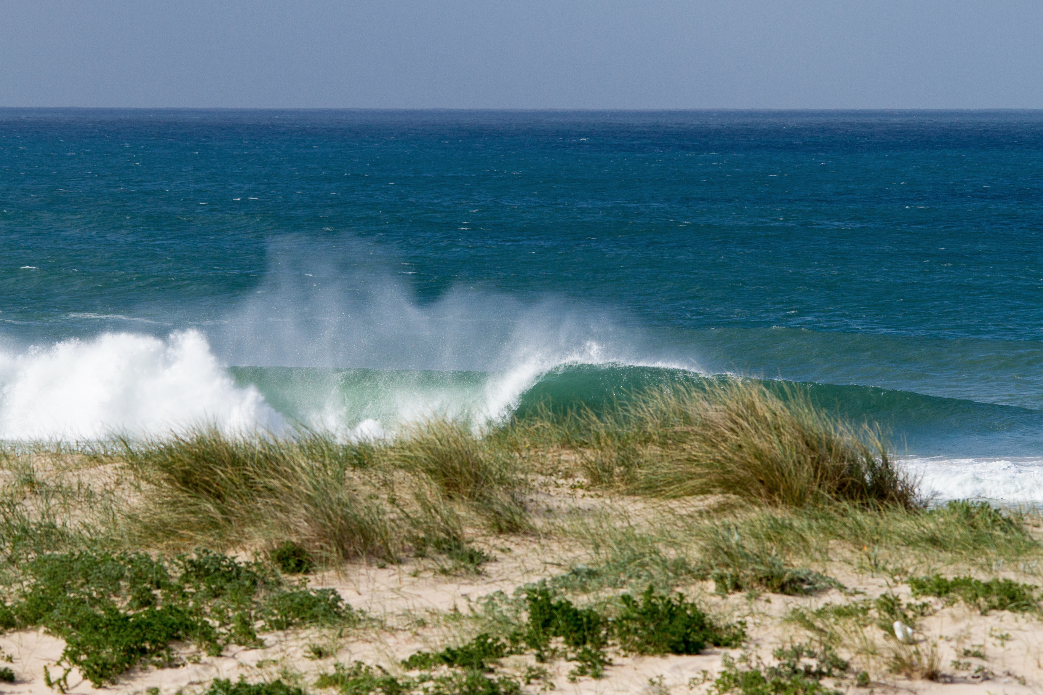 Offshore and head high... what else is there to ask for? Photo: <a href=\"https://www.lukecamerondawson.com\">Luke Dawson</a>