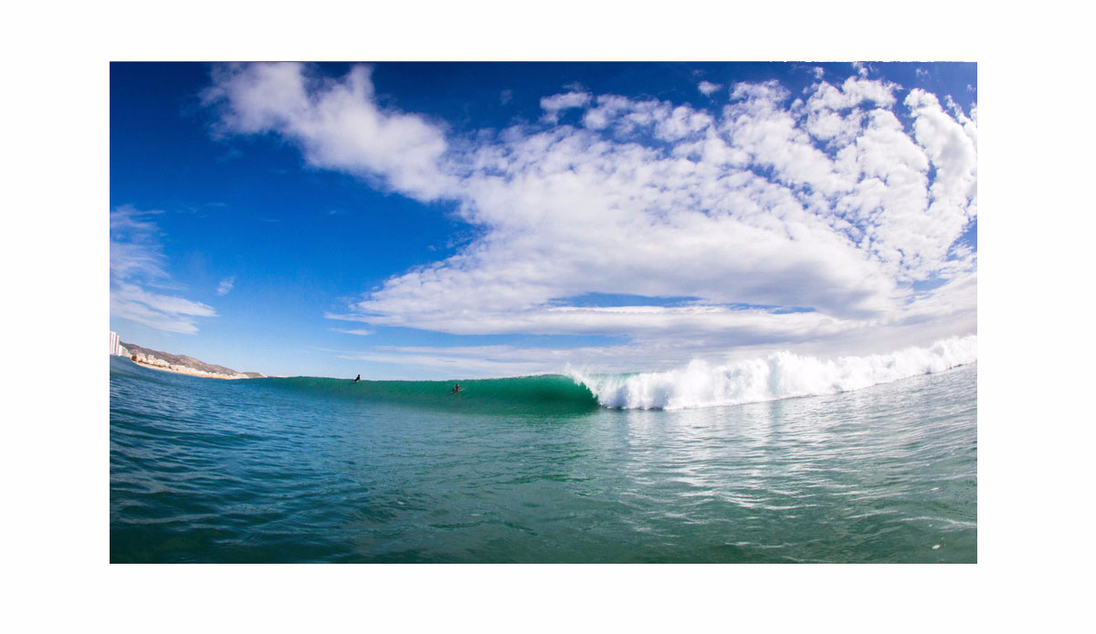 Our most exposed beach break. Photo: <a href=\"https://instagram.com/thefrogeye\" target=\"_blank\">Alex Postigo</a>.