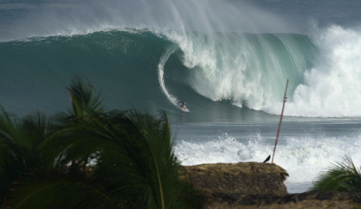 There are only a handful of people in the world that can ride a wave like this. Photo: <a href=\"https://www.facebook.com/nosponsor\" target=\"_blank\">No Sponsor</a>