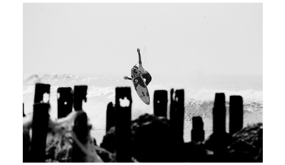 Gabriel Medina. Lift off. Photo: <a href=\"https://quiksilverlive.com/profrance/2013/\">Quiksilver</a>