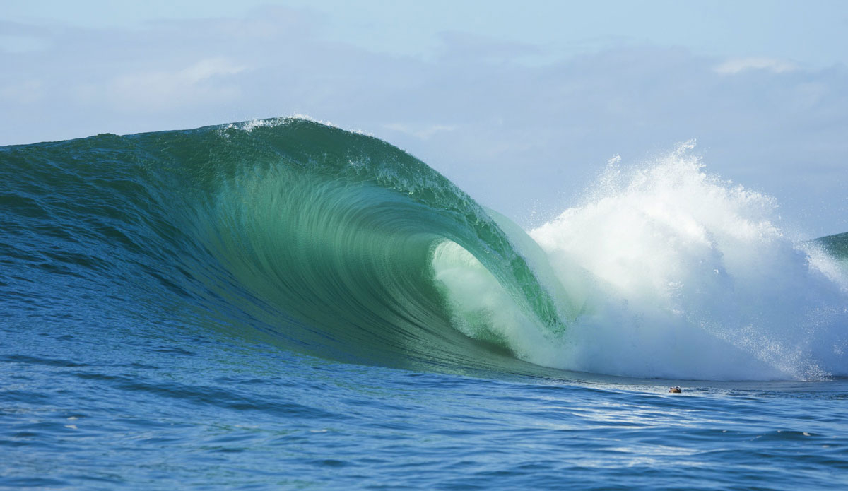 A perfectly shaped, and unridden, spinner rolls through. Photo: <a href=\"https://www.redbullsignatureseries.com/cape-fear-2014\">Red Bull</a>