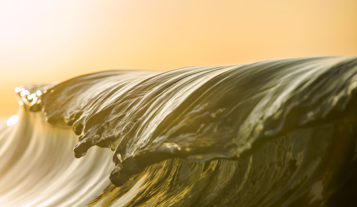 Capturing the details of a small wave\'s character. Photo: <a href=\"https://dasphotogallery.com/\">Dave Sieczkiewicz</a> 