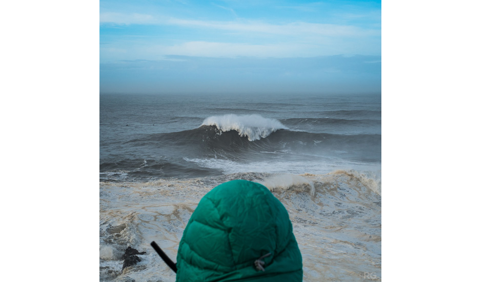 Instructions from land. Photo: <a href=\"https://www.surfatlisbonfilmfest.com\">Ricardo Gonçalves</a>