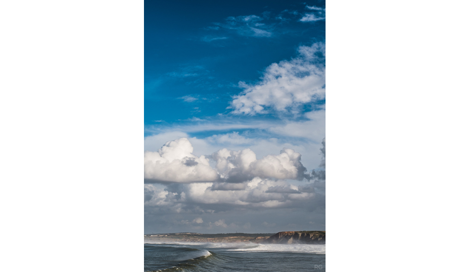 Lagide, where some of the WCT action already took place years ago. This is the Plan B spot if Supertubos is not working. Photo: <a href=\"https://www.surfatlisbonfilmfest.com\">Ricardo Gonçalves</a>