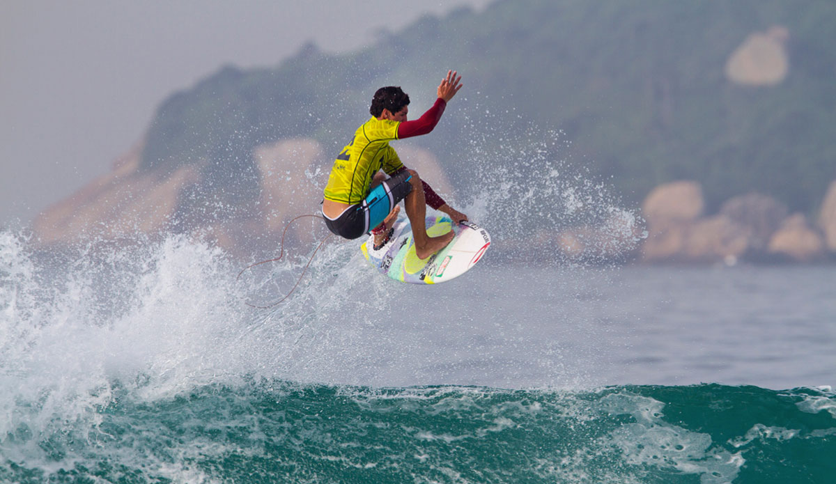 Gabriel Medina of Maresias, Brasil (pictured) won his Round 1 heat at the Billabong Rio Pro defeating Raoni Monteiro (BRA) and Ace Buchan (AUS) to advance directly into Round 3 on Wednesday May 7, 2014. Photo: <a href=\"https://www.aspworldtour.com/\">ASP / Smorigo</a>