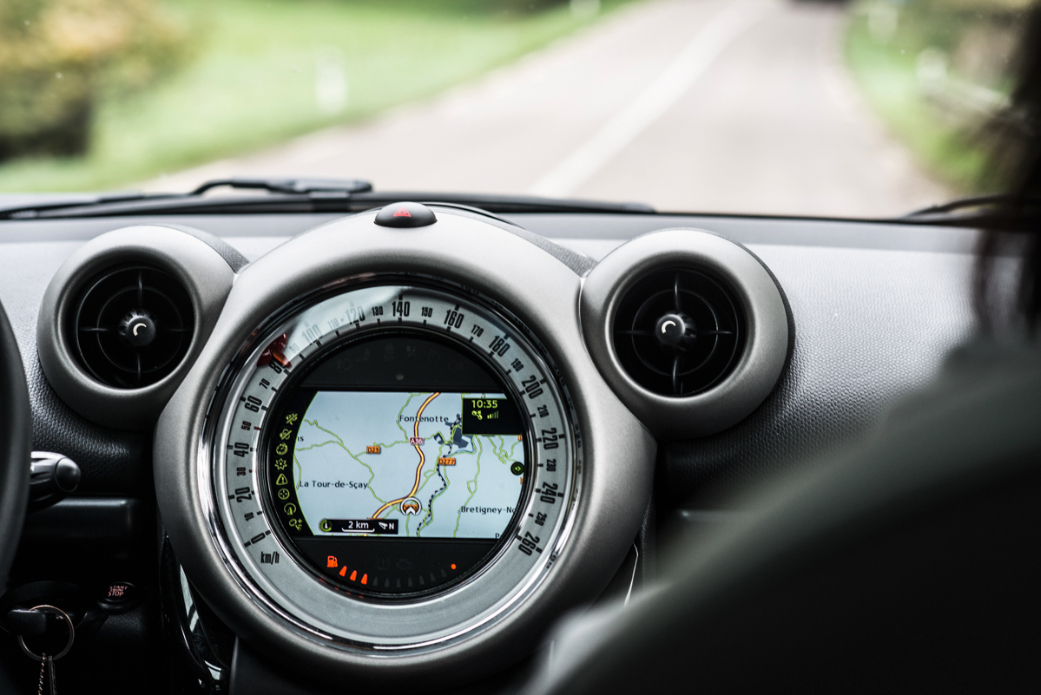 Patricks MINI Countrymen is directing us through the narrow French villages. Photo: <a href=\"www.larsjacobsen.com\">Lars Jacobsen</a>