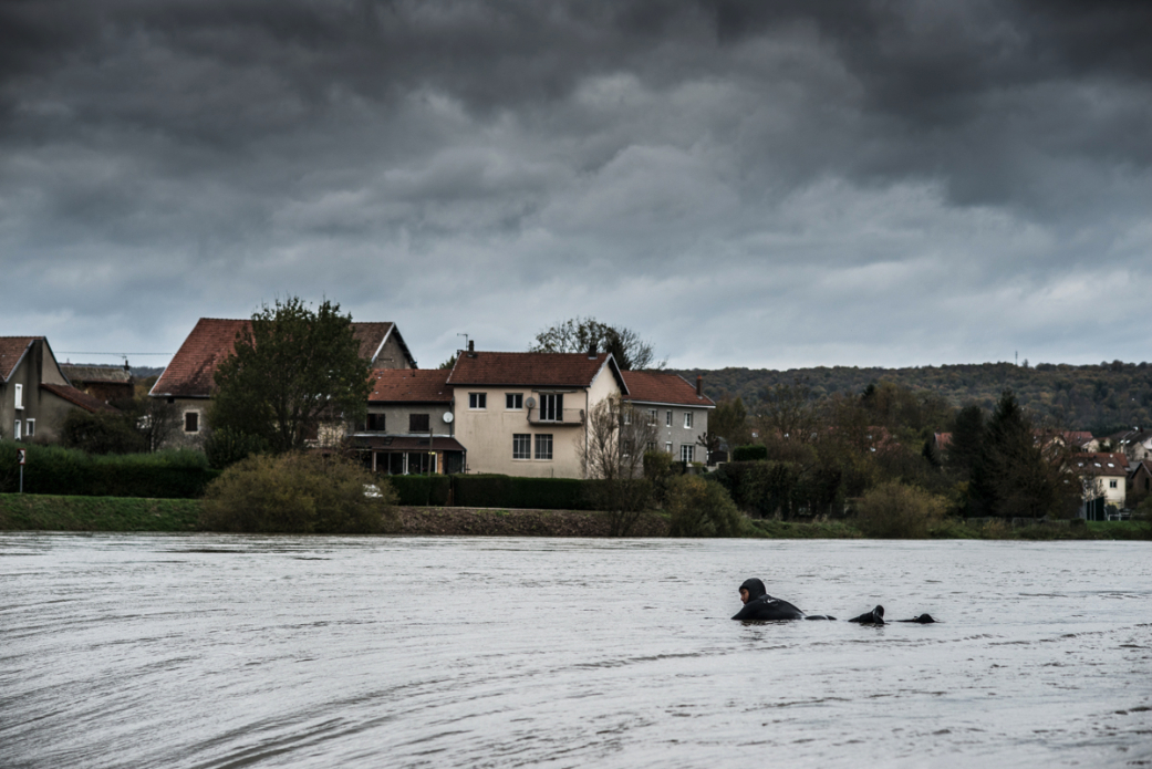 Another way to go to the take off section of that wave. Photo: <a href=\"www.larsjacobsen.com\">Lars Jacobsen</a>