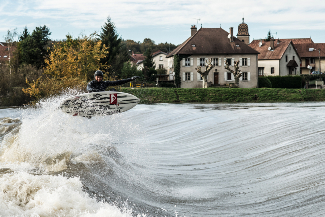 Tao, making his sponsors happy. Photo: <a href=\"www.larsjacobsen.com\">Lars Jacobsen</a>