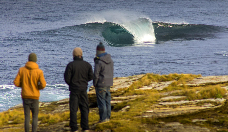 The slab known as Tens. One of Scotland\'s many very heavy waves. Photo: <a href=\"https://surfphoto.500px.com/home\"> Roger Sharp</a>