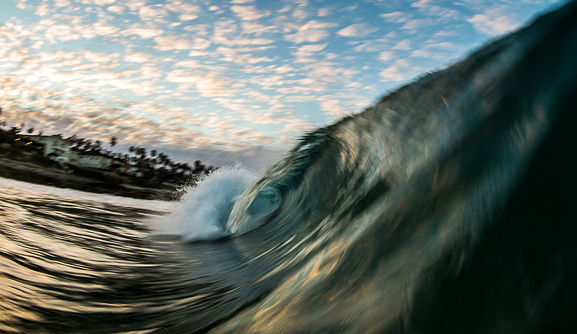 This is not a painting. This is La Jolla. Photo: <a href=\"https://www.surfingeye.com/\" target=_blank>Ronald Hons</a>.