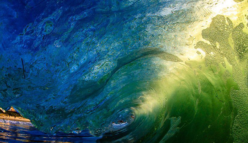 Sunset offers great slab coloring. Photo: <a href=\"https://www.surfingeye.com/\" target=_blank>Ronald Hons</a>.