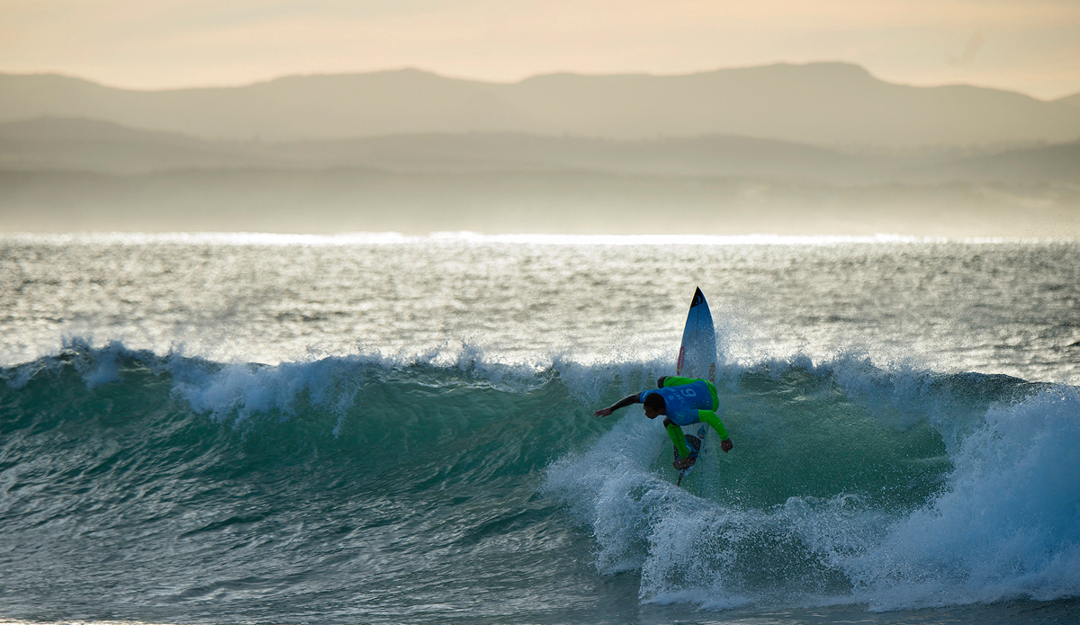 Wiggolly Dantas of Brazil caused a massive upset, eliminating  Joel Parkinson from the J-Bay Open during Round 3. Photo: Kirstin Scholtz / WSL
