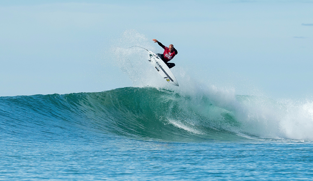 Five-time J-Bay winner Kelly Slater winning his Round 3 heat. Photo: WSL / Kelly Cestari