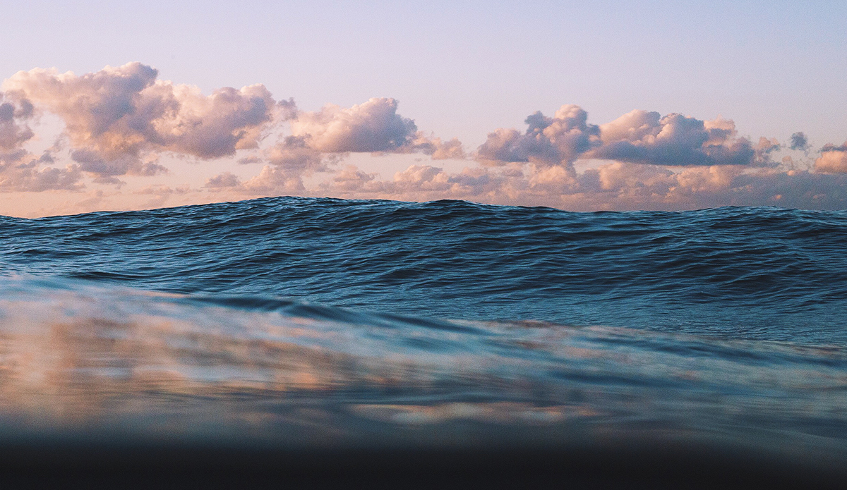 Incoming swell, pre-dawn. Photo: <a href=\"https://www.instagram.com/ryanpernofski\">@RyanPernofski</a>