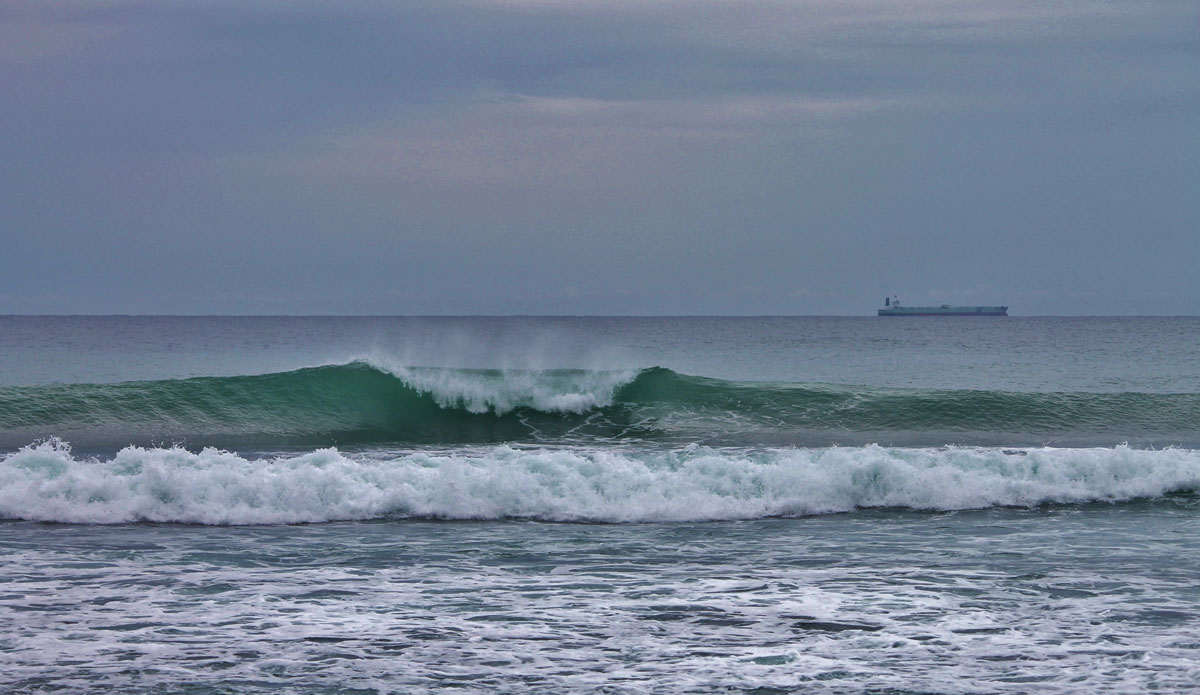 This entire coastline is filled with empty waves like this. A Sri Lankan reef pass doing is best Trestles impression. Photo: <a href=\"https://www.ryanwattersphoto.com/\">Ryan Watters</a>