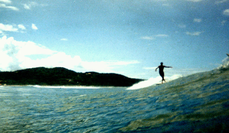 Cross feet Brazil. Photo: <a href=\"https://svidelasurfshots.tumblr.com/\">Santiago Videla</a>