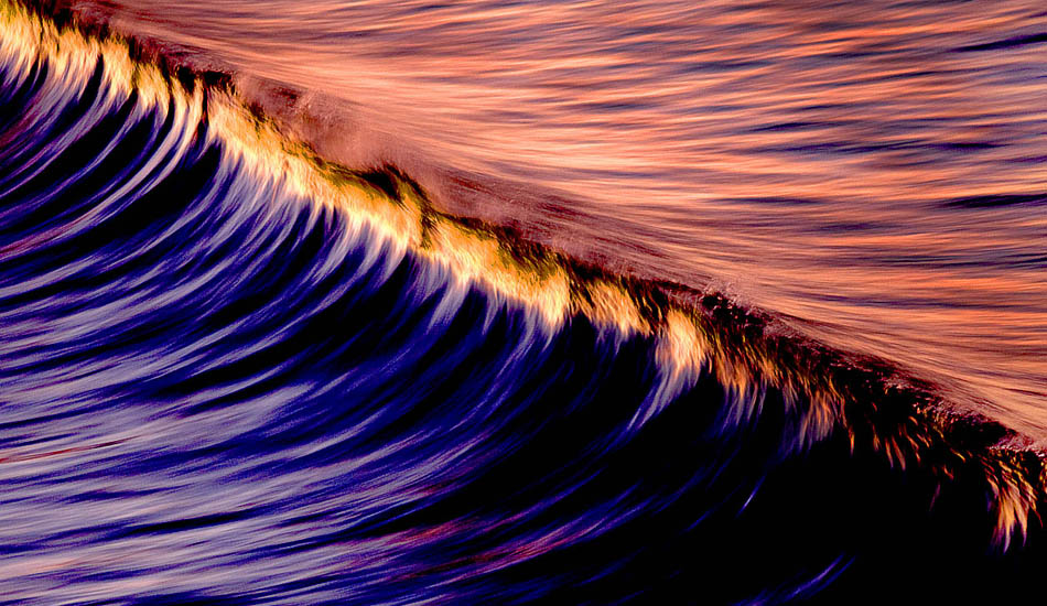 There is a fifteen-minute window when the light is just right and you have to be there early to take full advantage of it. Photo: <a href=\"https://sardelis.com/\" target=\"_blank\">Sardelis.com</a>/<a href=\"https://hbsurfshot.blogspot.com/\" target=\"_blank\">HBSurfShot.Blogspot.com</a>