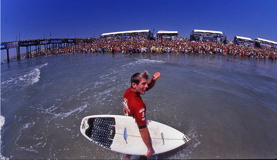 This is Andy Irons after winning the 2005 US OPEN. R.I.P., Andy. Photo: <a href=\"https://sardelis.com/\" target=\"_blank\">Sardelis.com</a>/<a href=\"https://hbsurfshot.blogspot.com/\" target=\"_blank\">HBSurfShot.Blogspot.com</a>