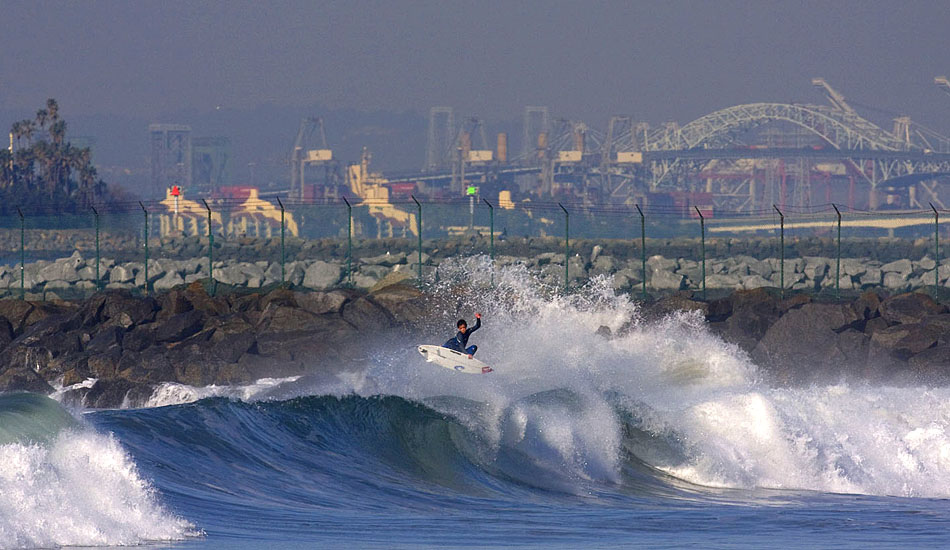 Billy Hopkins let his fins breathe in the OC. Photo: <a href=\"https://sardelis.com/\" target=\"_blank\">Sardelis.com</a>/<a href=\"https://hbsurfshot.blogspot.com/\" target=\"_blank\">HBSurfShot.Blogspot.com</a>