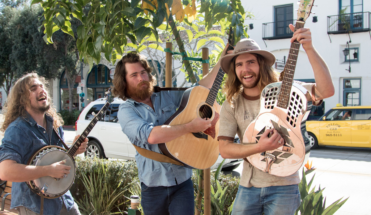  Photo: <a href=\"https://lowtiderising.com/\" target=\"_blank\">Branden Aroyan/lowtiderising.com</a>