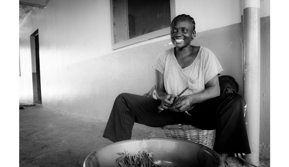 Local Chef, Esi, preparing a delicious meal at Kwepunha Retreat. Photo: Sean Brody