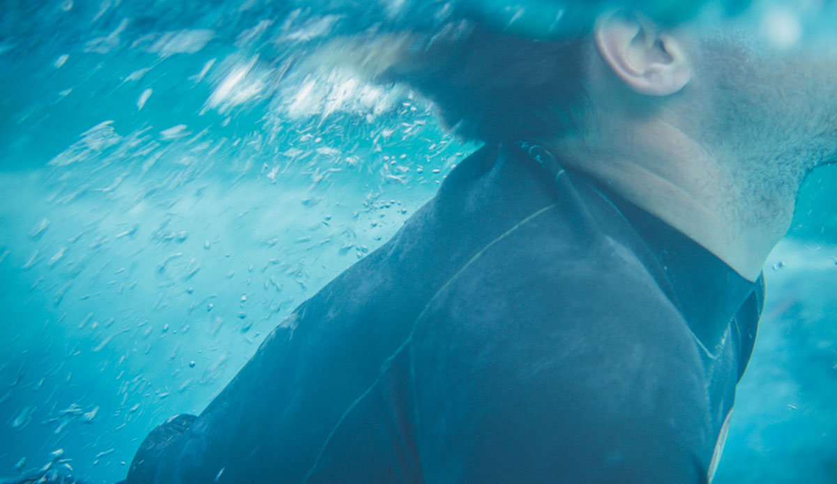 Gold Coast duck dive. Photo: <a href=\"https://thomaslodin.tumblr.com/\">Thomas Lodin</a>