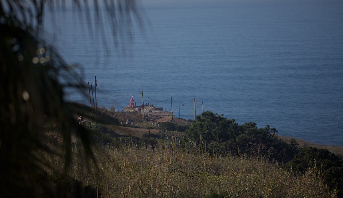 The famous Nazaré lighthouse (\"farol\") overlooks Europe\'s deepest underwater canyon. Photo: @shannonreporting