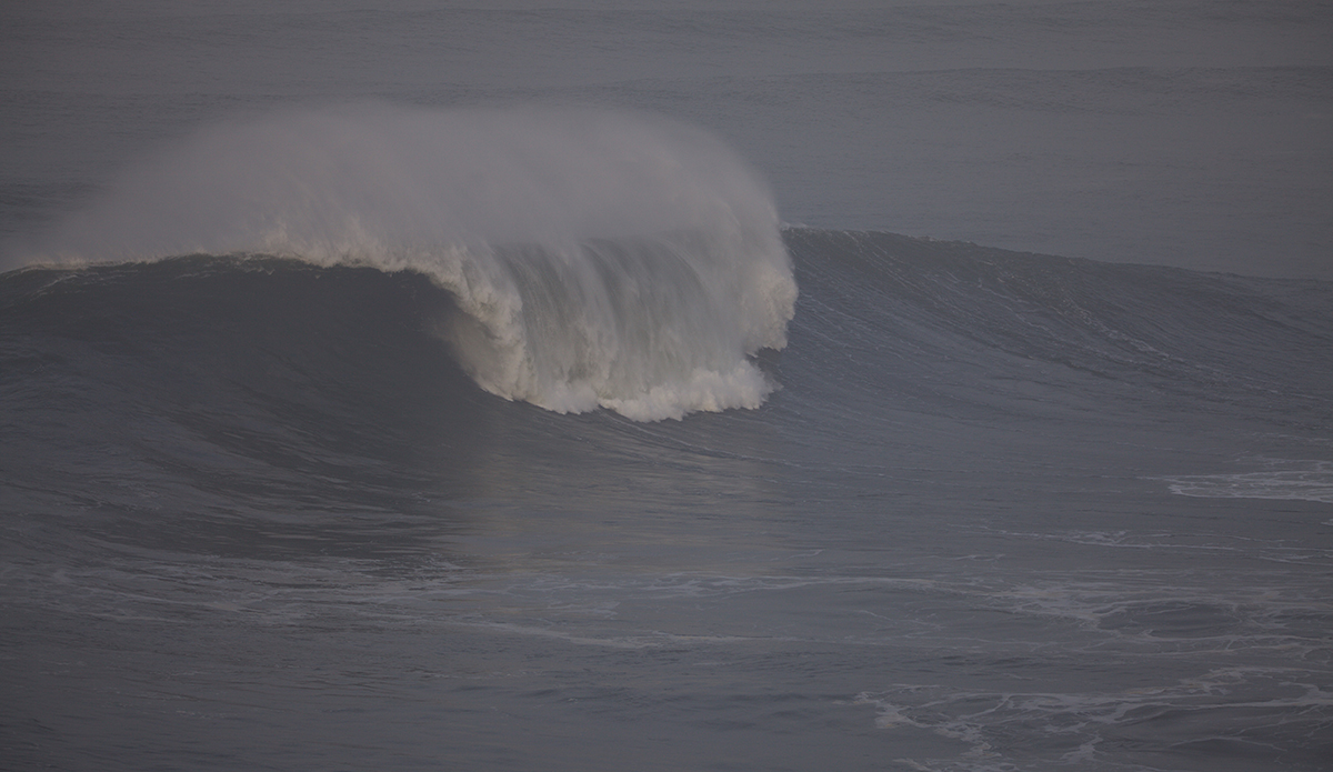 Praia do Norte awakens. Photo: @shannonreporting
