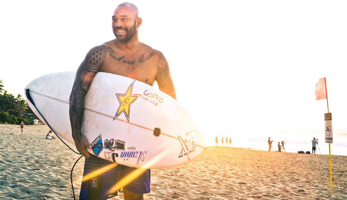 On the beach, I witnessed several fabled characters that you might not have wanted to even make eye contact with a few years ago who are now sporting radiant smiles with children in tow. Apparently fatherhood seems to have had a tempering effect on tempers. I even overheard one particularly infamous enforcer lamenting about how people on the North Shore these days are more prone to use their fingertips than their fists \"...nobody fights here anymore. These social media kids all just talk shit and brawl with each other online...\" Which is worse, I pondered to myself. I guess it all depends on your perspective - a fat lip will heal, but a nasty Instagram comment lasts forever. Photo: <a href=\"https://www.justinjay.com/\">Justin Jay</a>