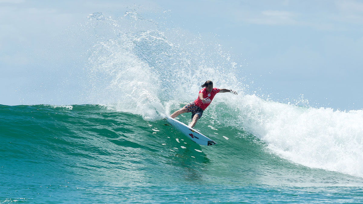 Jordy Smith of South Africa winning his Round 1 heat at the Quiksilver Pro Gold Coast on Saturday February 28, 2015. Photo: <a href=\"https://www.worldsurfleague.com/\">WSL</a> / <a href=\"https://instagram.com/kc80/\">Cestari</a>